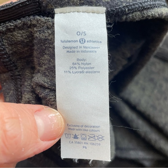 Lululemon Women's Button Scarf. - Picture 5 of 5